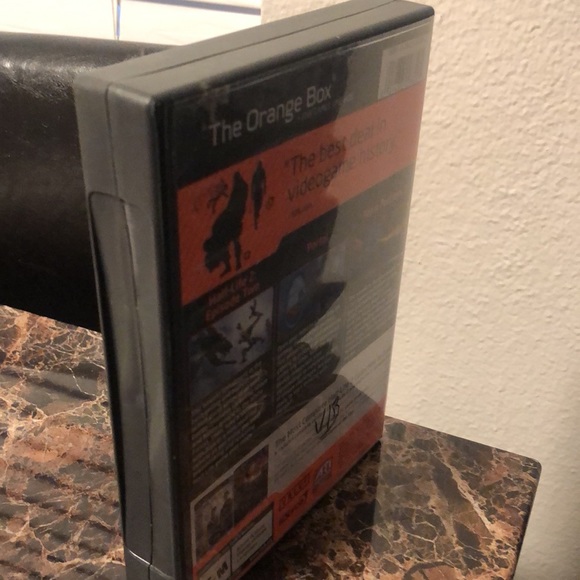 The Orange Box Half-Life 2: Episode Two Team Fortress 2 & include Episode One - Picture 5 of 8